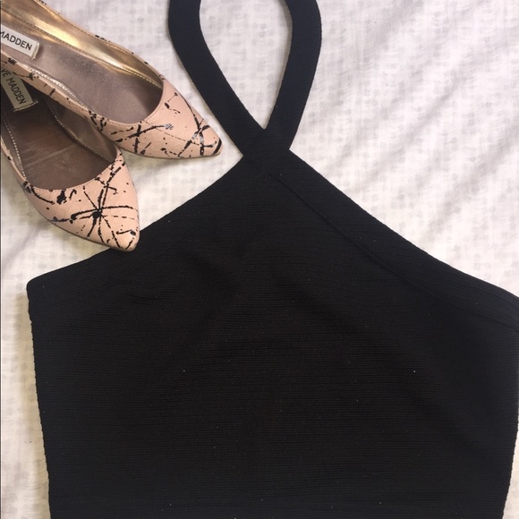 Forever 21 Tops - Cropped halter top in black